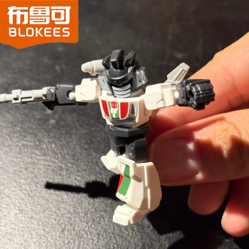 Blokees Transformers Defender  - Model Kit Optimus 评论和价格